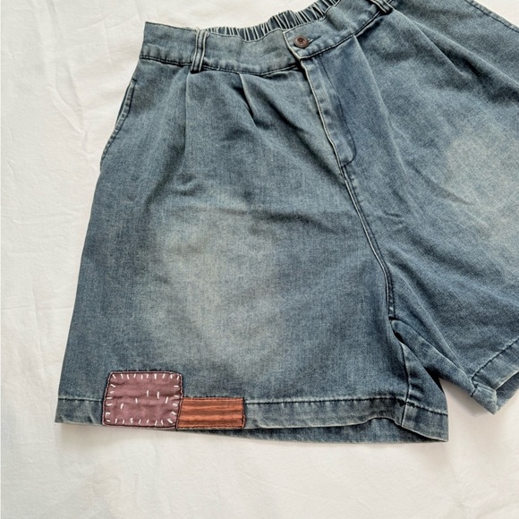Vintage Denim Shorts for Women Size M High Waist Loose Fit with Front Pleats - Picture 5 of 16